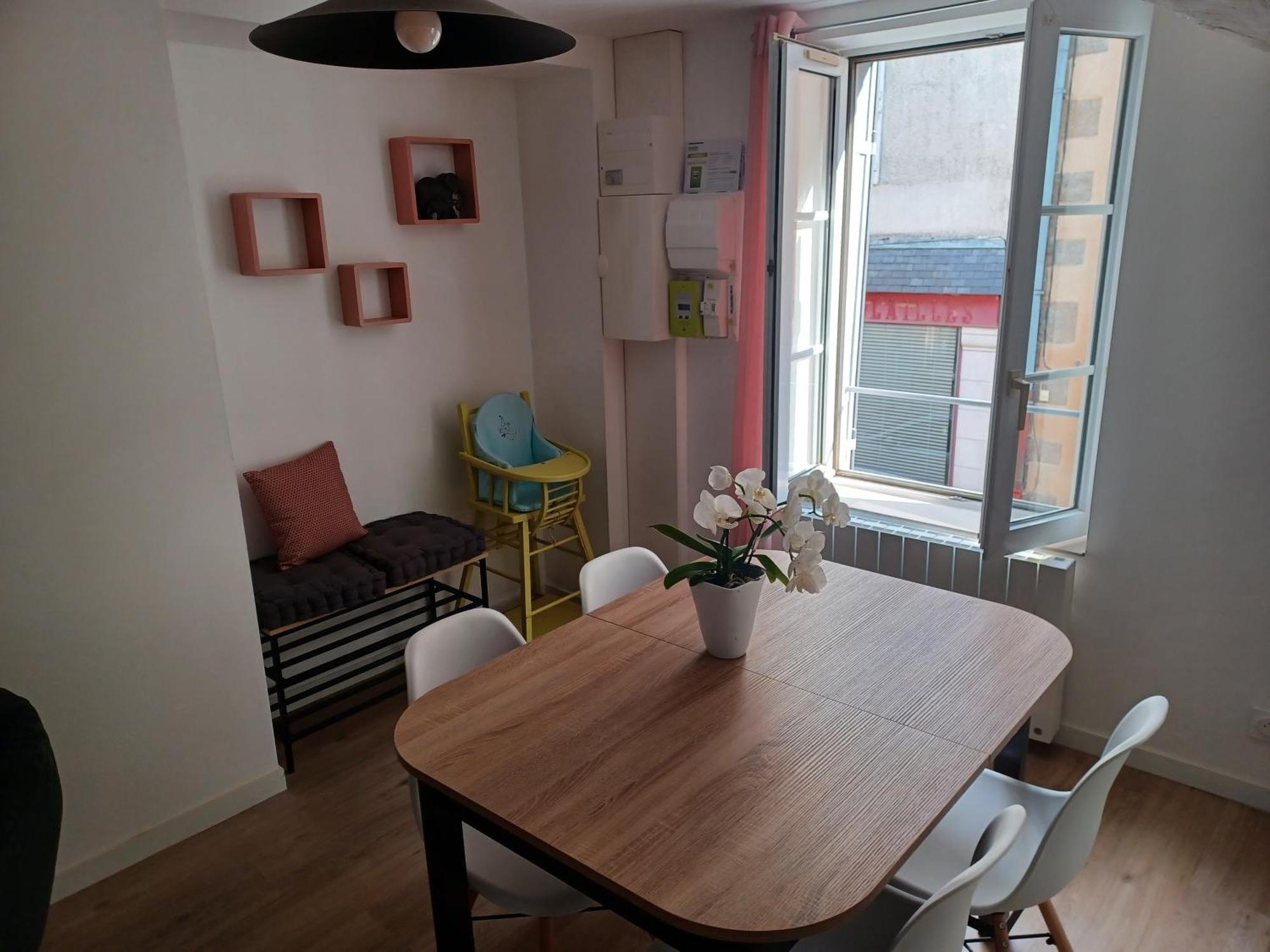 Duplex Cosy Et Douillet Leilighet Ernée Eksteriør bilde